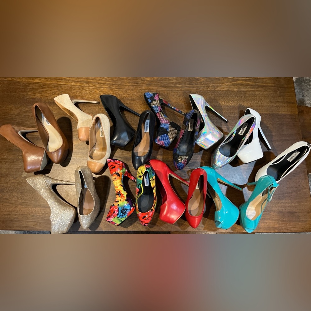 10 pairs of heels!
STEVE MADDEN size 8(1 pair), 8.5(8 pairs),9(1 pair)
5in heels